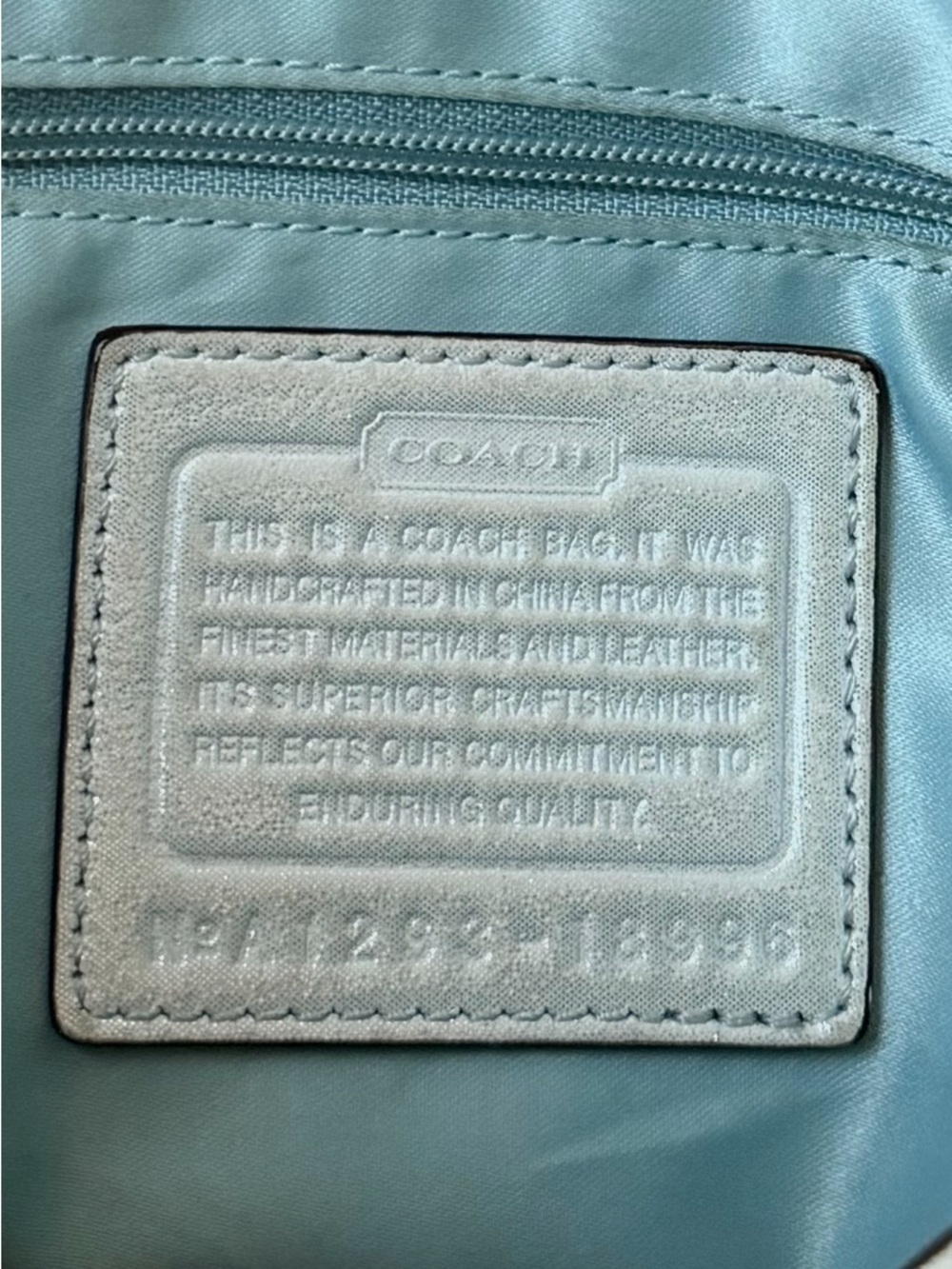 Coach White Leather Shoulder Bag with Front Buckle Pockets and Bow - Picture 2 of 2